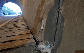 兴泉铁路新建隧道爆破对既有高速公路隧道振动监测